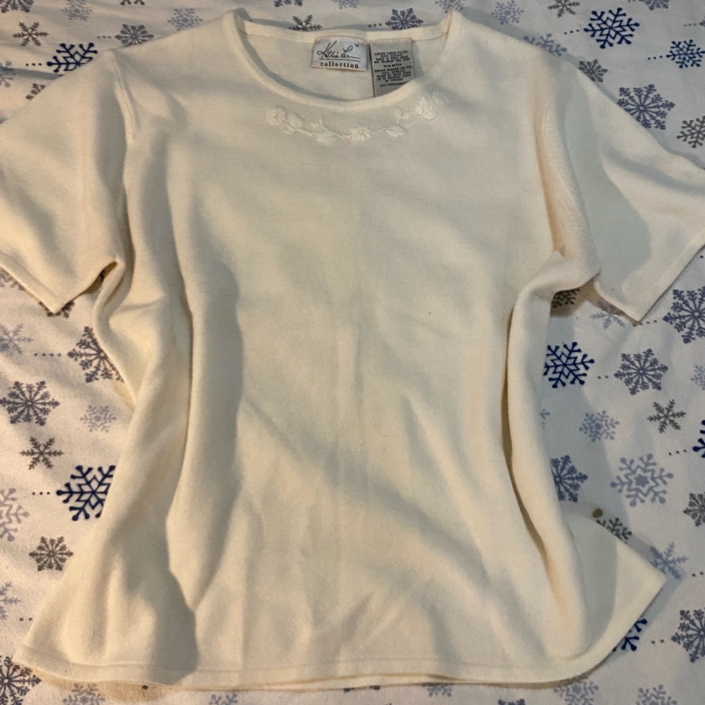 High Quality Soft Knit Cream Short Sleeve Top with Neckline Embroidery